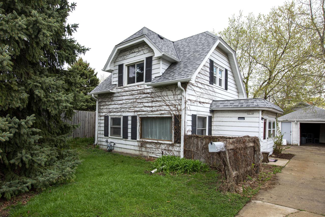 2230 S 37th St, Milwaukee, WI 53215