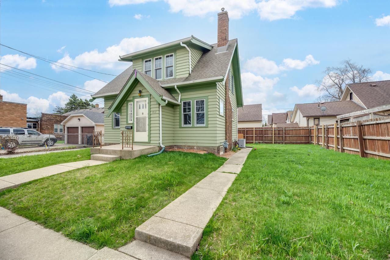 515 Goold St, Racine, WI 53402