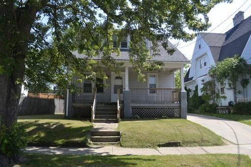 1121 68th St, Kenosha, WI 53143