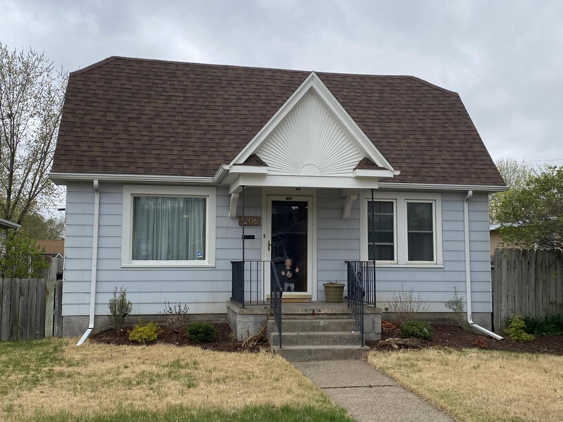 1206 S 20th St, La Crosse, WI 54601