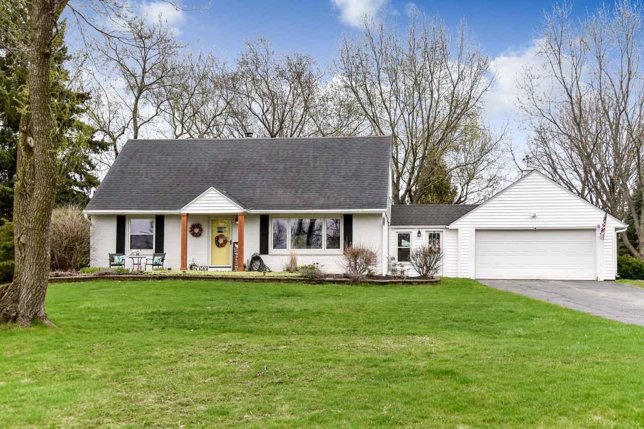 18925 Lothmoor Dr Upper, Brookfield, WI 53045