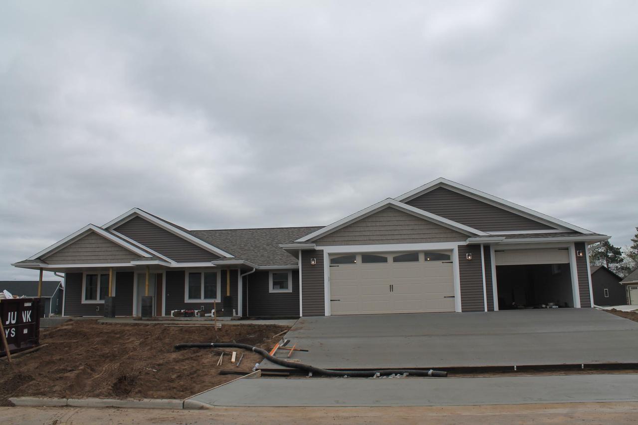 2136 Spakenburg Rd., Holmen, WI 54636
