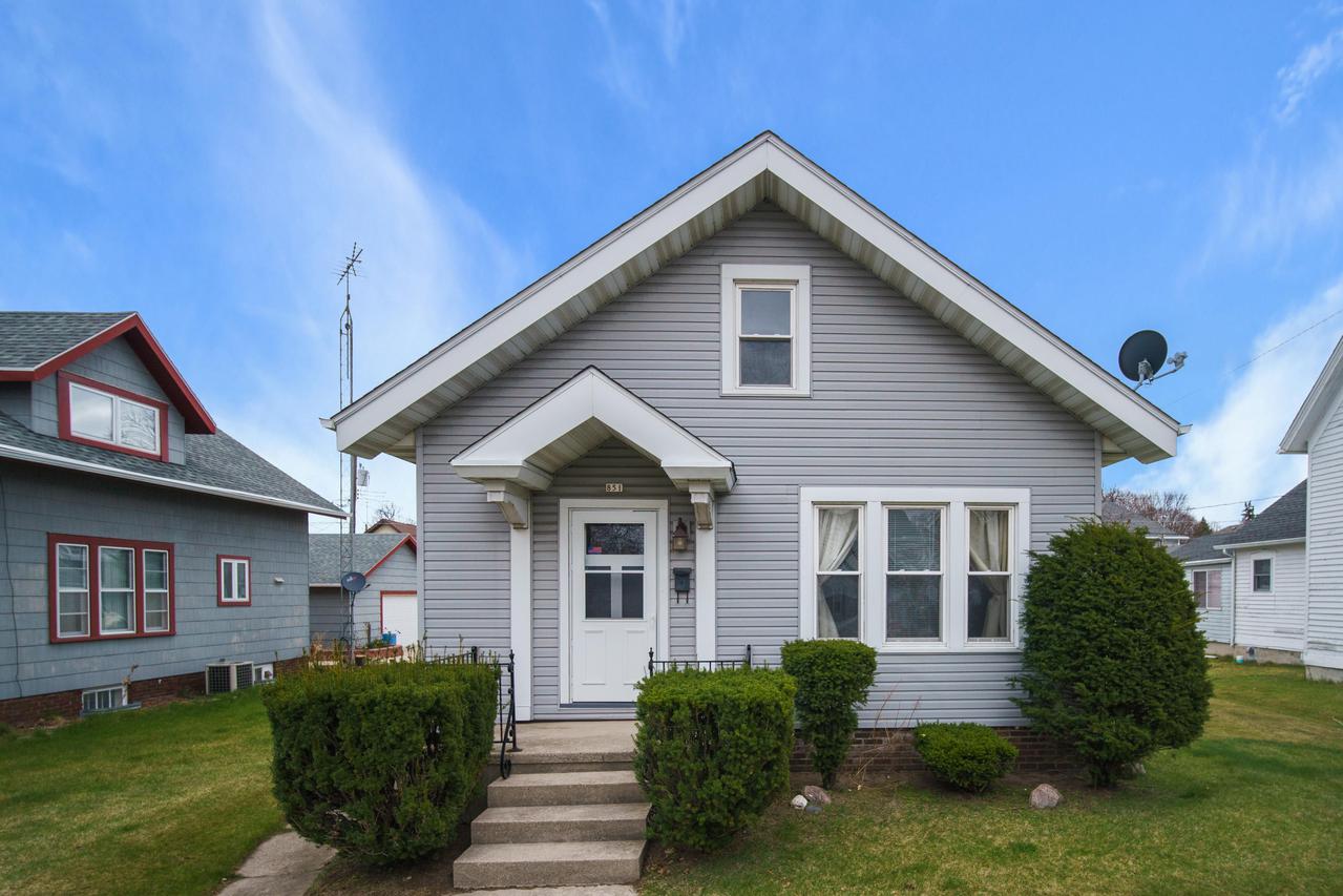 851 N 14th St., Manitowoc, WI 54220