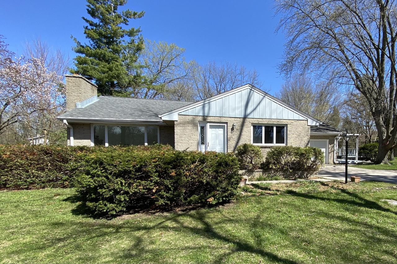 S31W22382 Sunset Dr., Waukesha, WI 53189