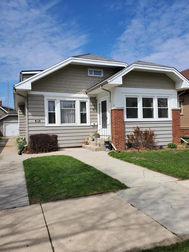 2604 La Salle St., Racine, WI 53402