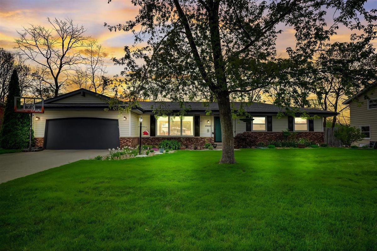 13810 W Crawford Dr, New Berlin, WI 53151