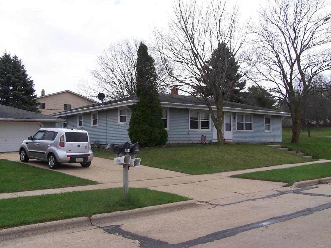 1907 Green Tree Rd. #1909, West Bend, WI 53090