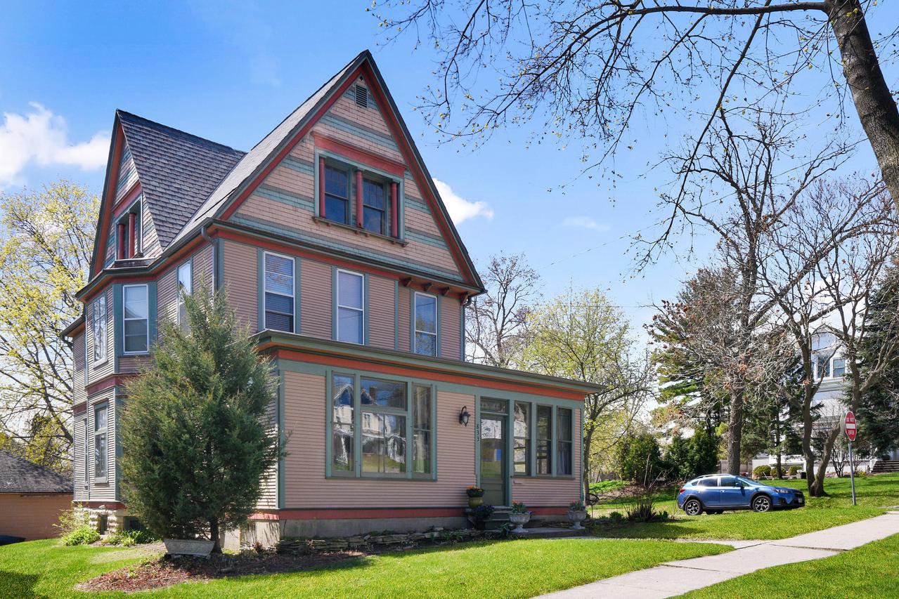 833 Walnut St., West Bend, WI 53095
