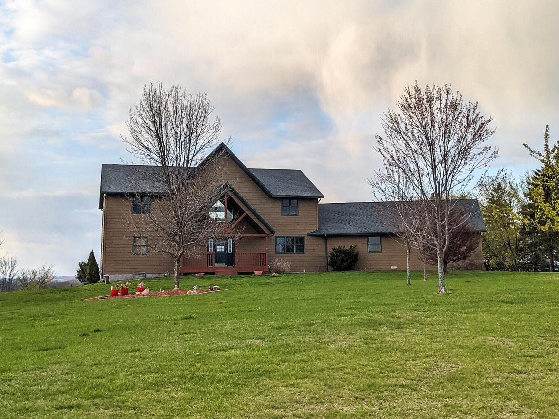 W5220 County Road F, Shelby, WI 54601