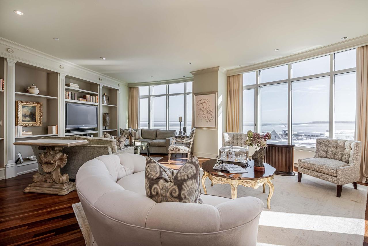 825 N Prospect Ave. #1002, Milwaukee, WI 53202