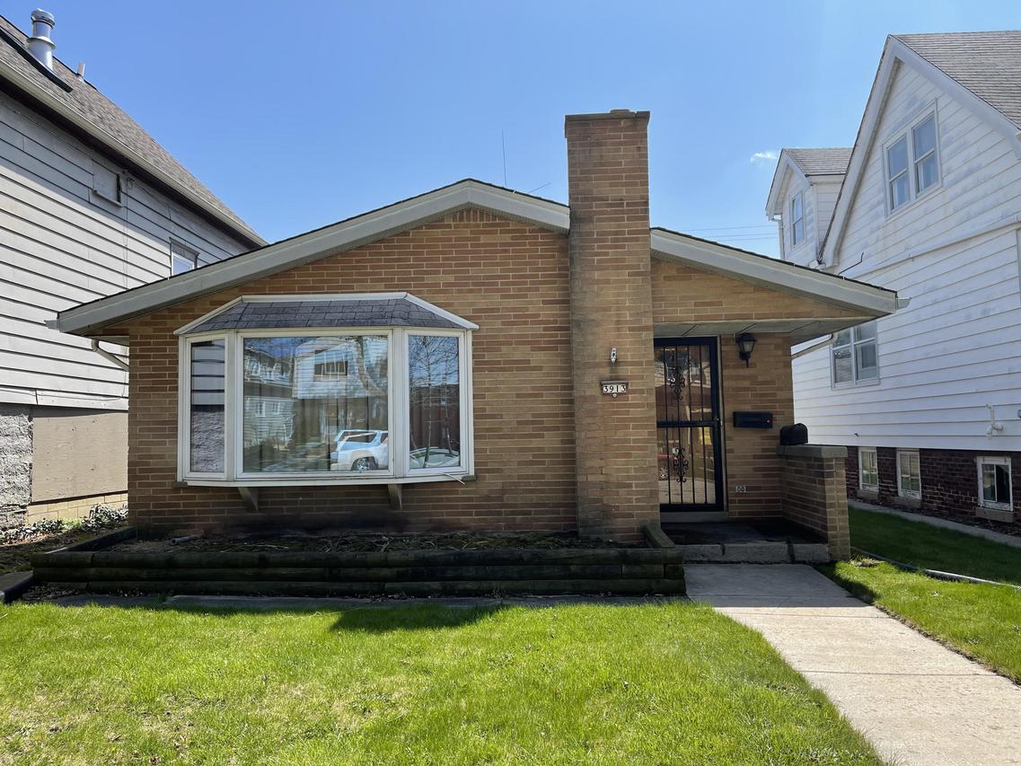 3913 E Squire Ave., South Milwaukee, WI 53172