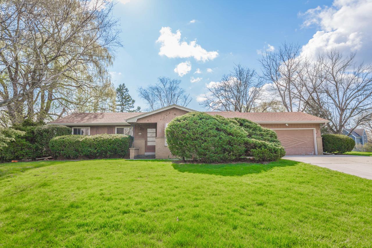 5450 S Magellan Dr., New Berlin, WI 53151