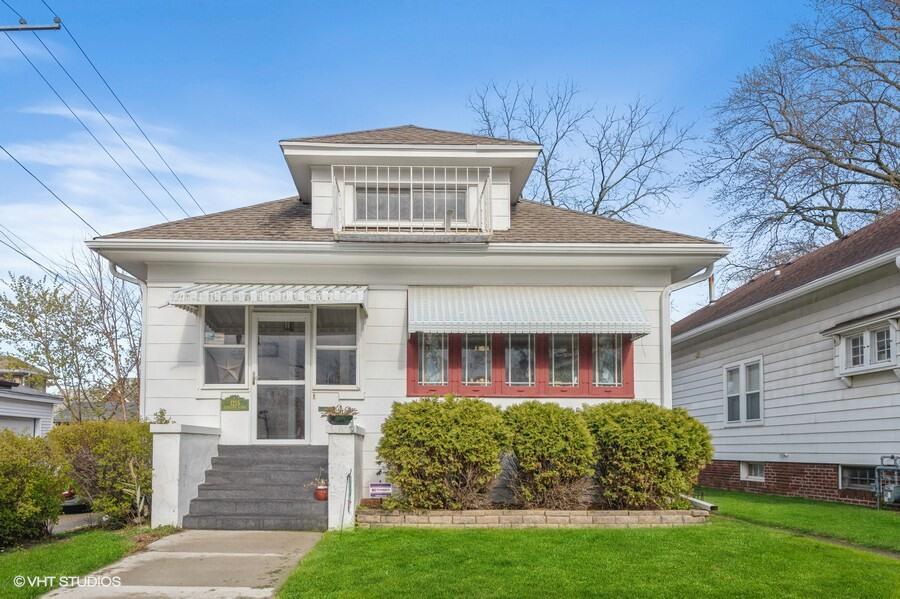 1215 Cleveland Ave, Racine, WI 53405