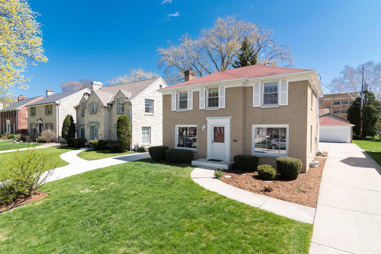 2416 N 91st St., Wauwatosa, WI 53226