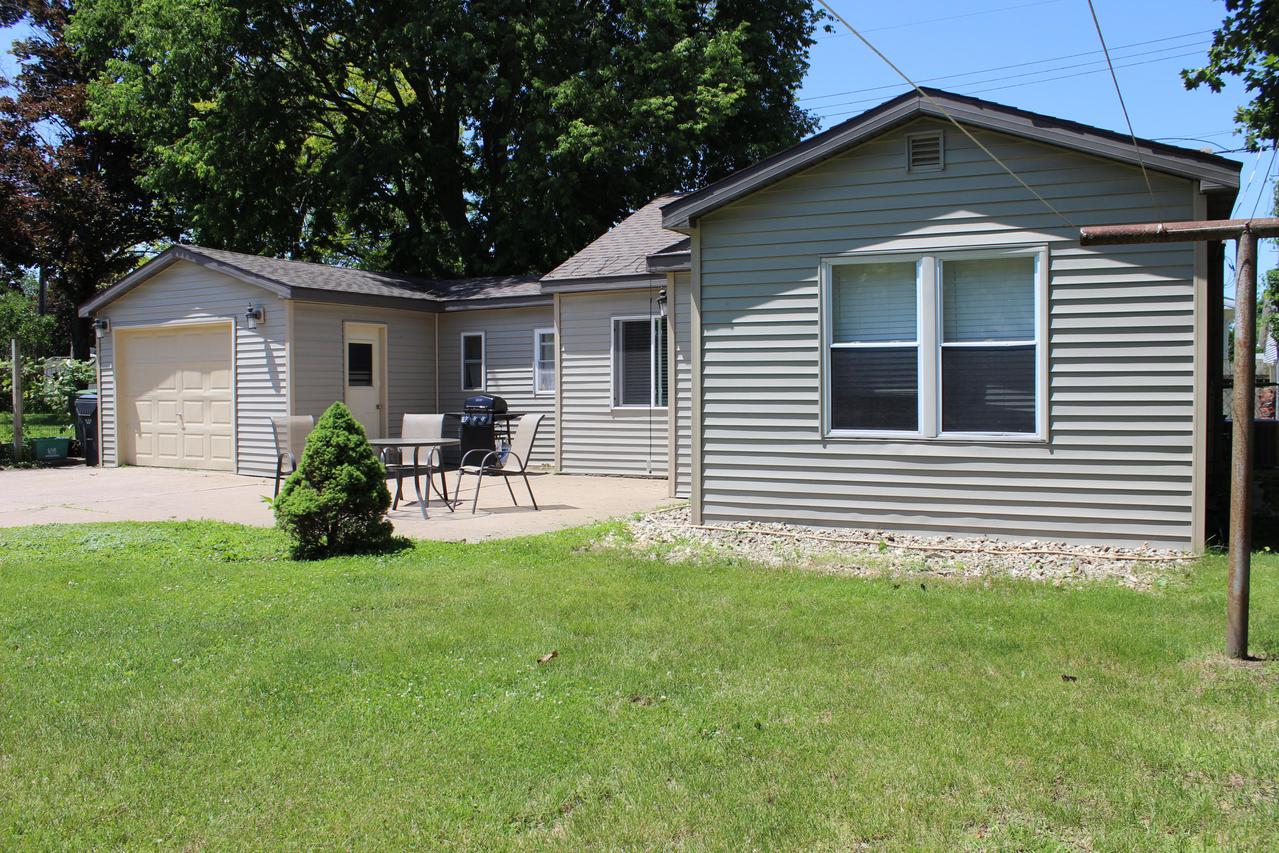 3208 S 27th St., La Crosse, WI 54601