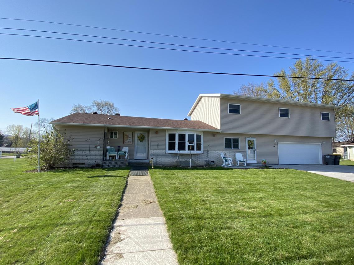 308 Sunset Dr., Holmen, WI 54636