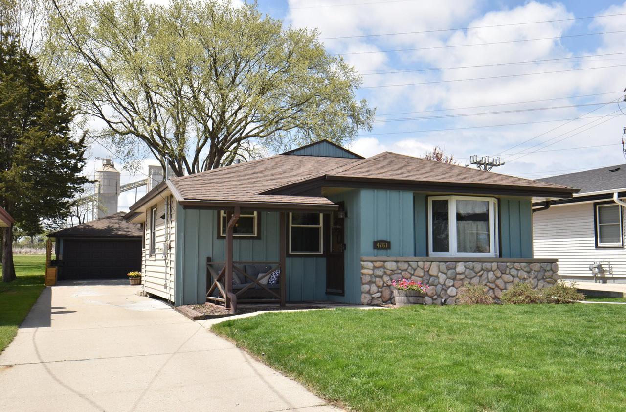 4761 N 118th St., Wauwatosa, WI 53225