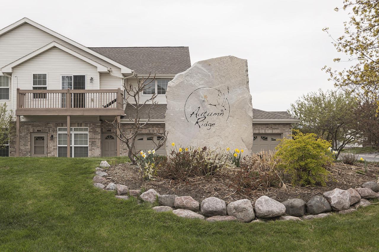 9203 S 51st St #107, Franklin, WI 53132