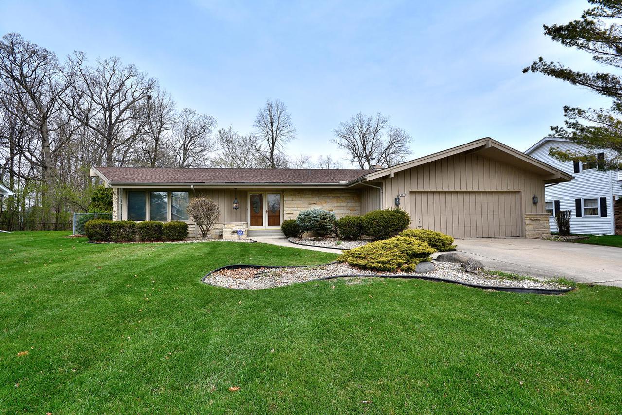13000 W Brentwood Dr., New Berlin, WI 53151