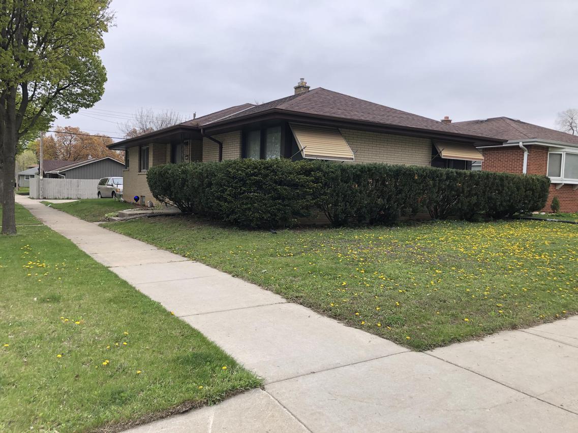 7429 W Glendale Ave., Milwaukee, WI 53218