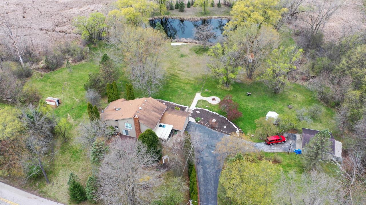 S85W26530 Davis Ave, Vernon, WI 53149