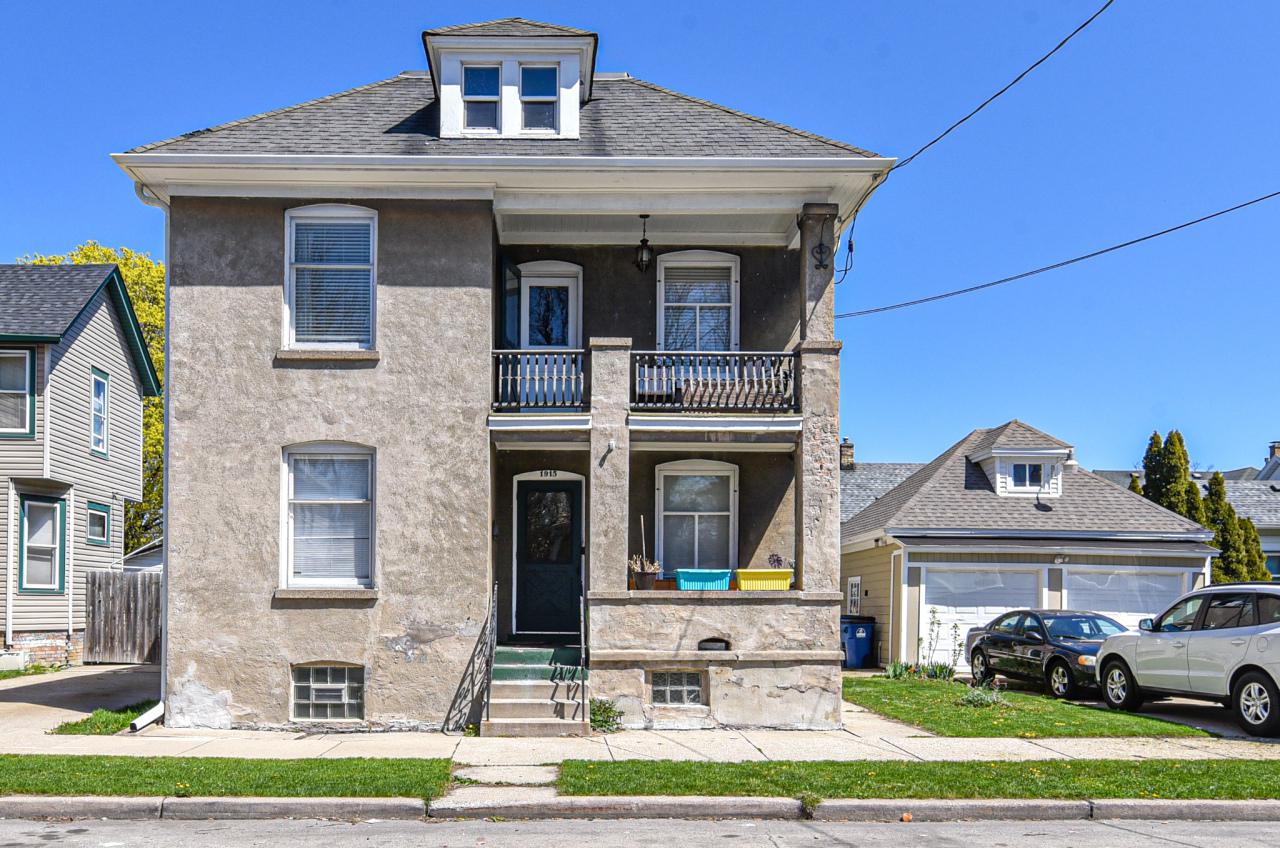 1915 La Salle St., Racine, WI 53402