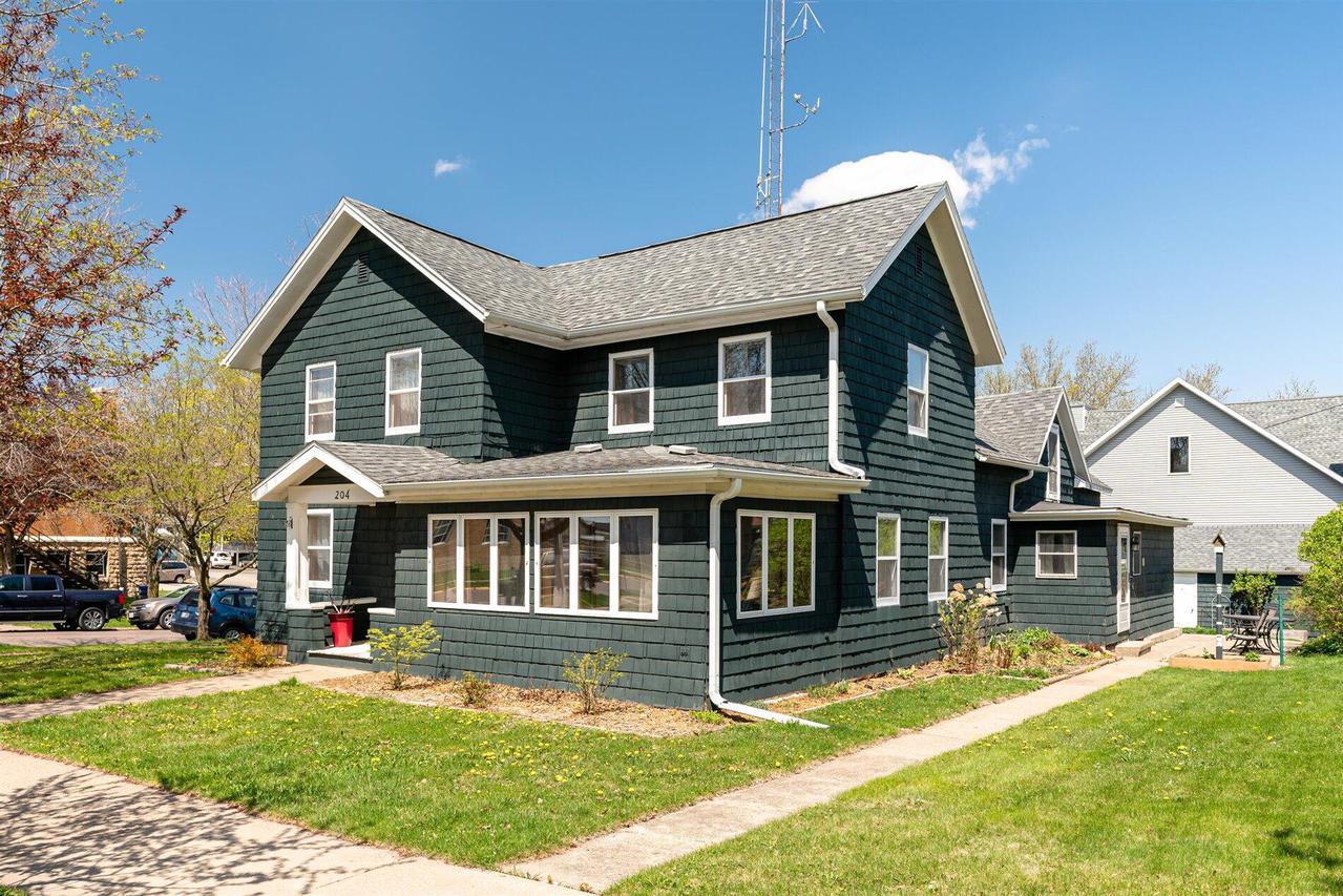 204 E Jefferson St., Viroqua, WI 54665