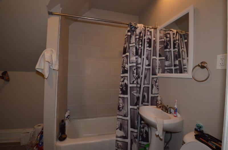 3237 N Holton St, Milwaukee, WI 53212