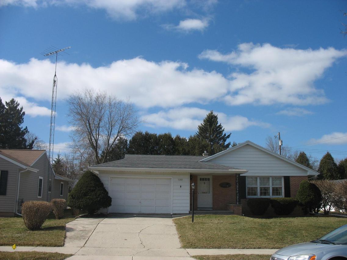 1201 Orchard Dr., Manitowoc, WI 54220