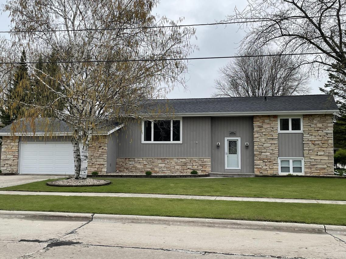 1525 Kellner St., Manitowoc, WI 54220