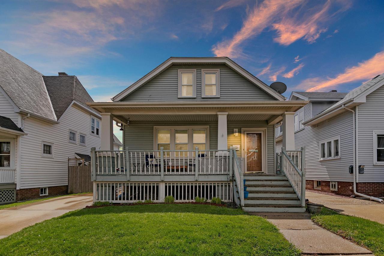 2521 Olive St, Racine, WI 53403