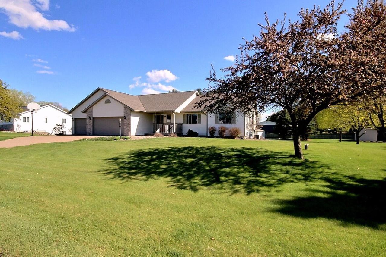 W7835 Windmill St., Holland, WI 54636