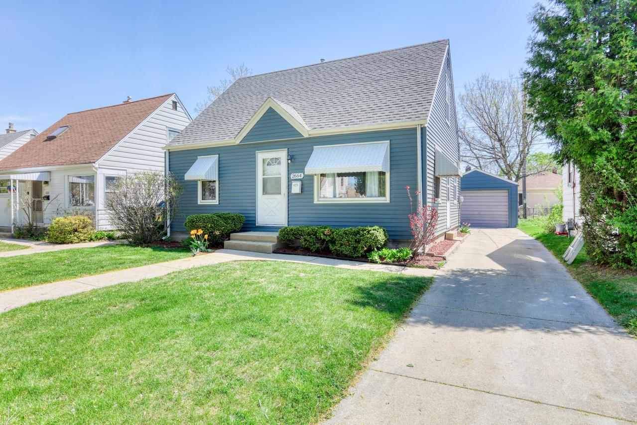2664 S 70th St, Milwaukee, WI 53219