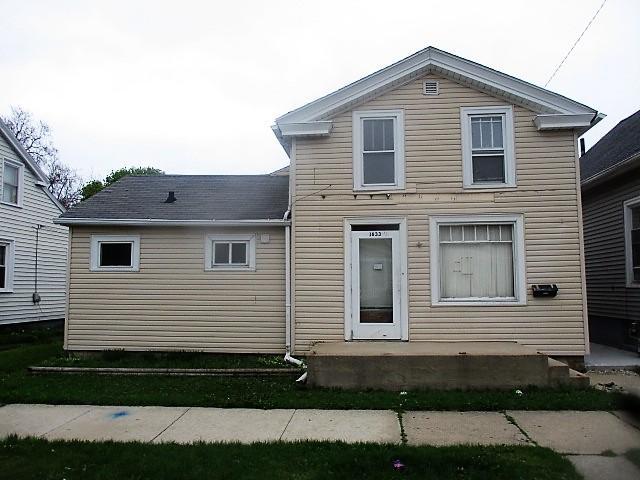 1633 Packard Ave, Racine, WI 53403