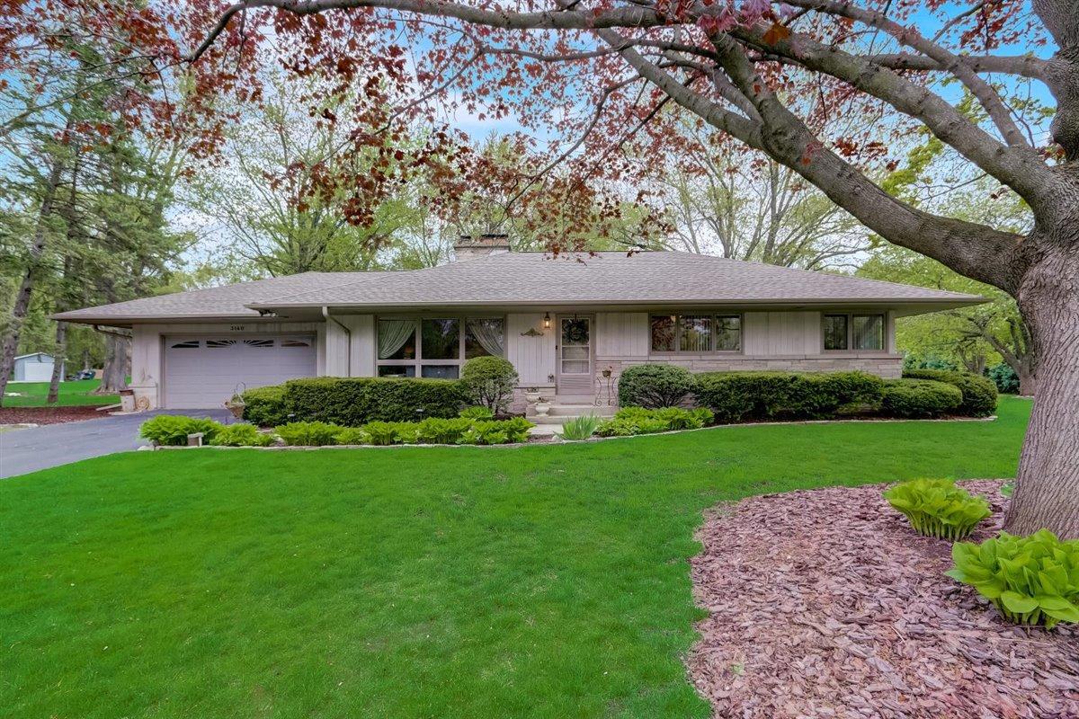 3140 Burlawn Pkwy., Brookfield, WI 53005