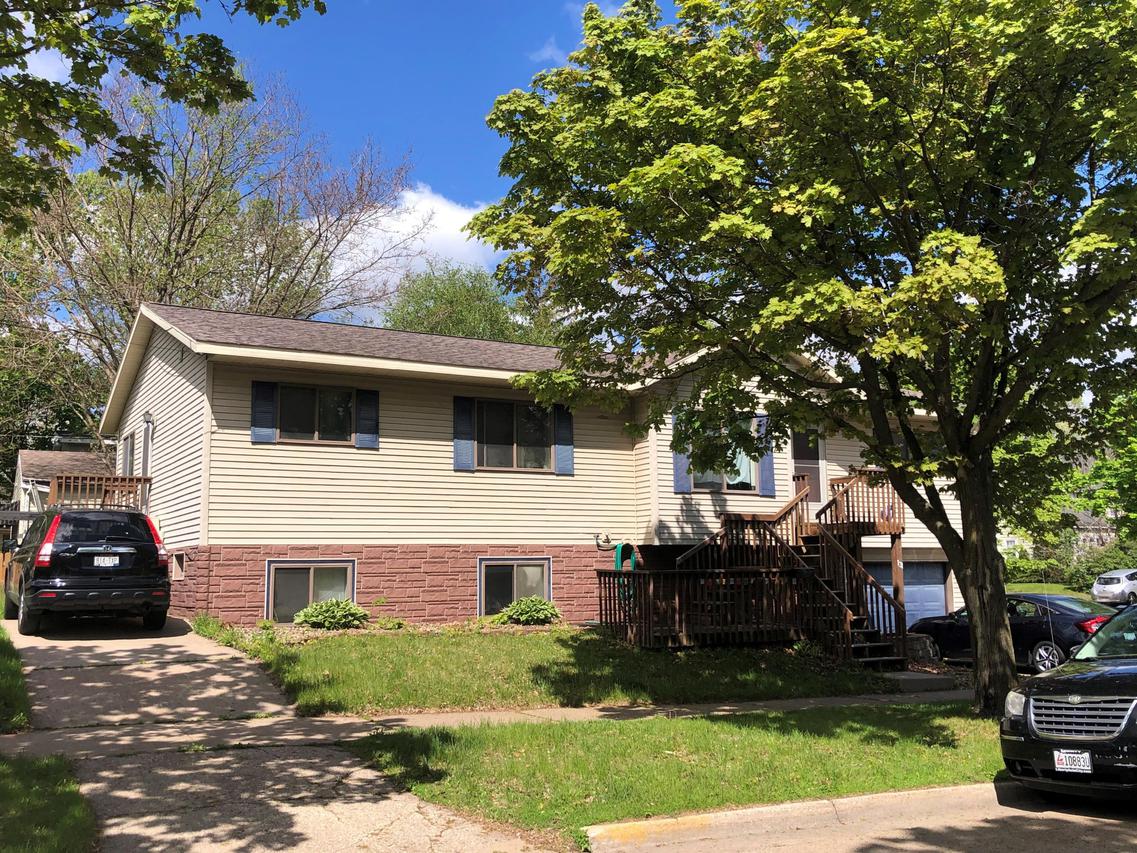 131 23rd St., La Crosse, WI 54601