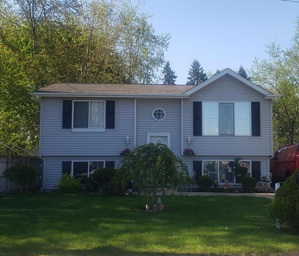 1203 83rd St, Kenosha, WI 53143