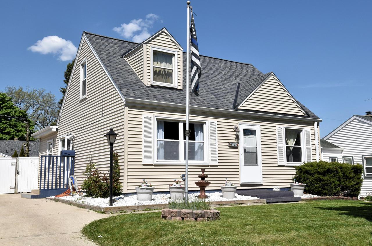 3717 S 5th St., Milwaukee, WI 53207