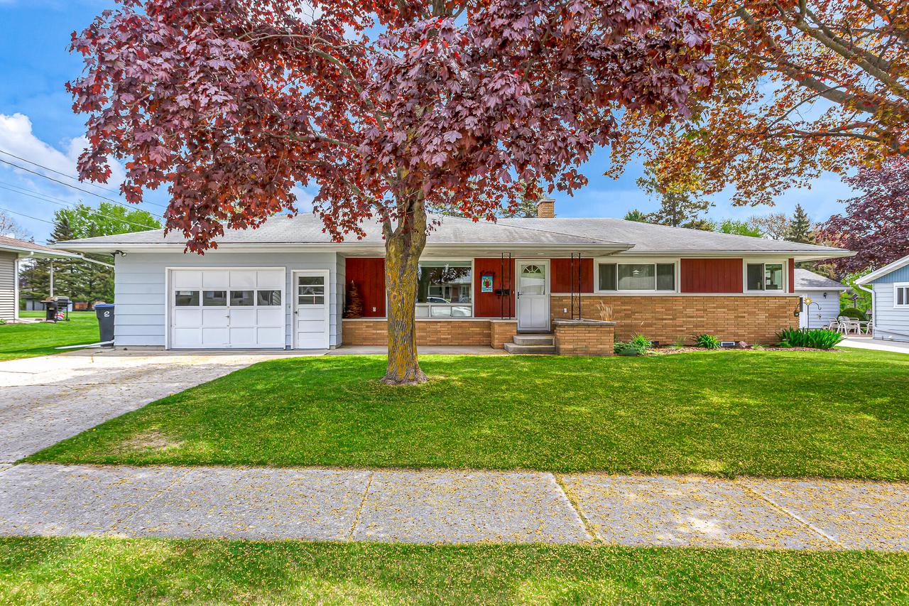 734 2nd St, Kiel, WI 53042