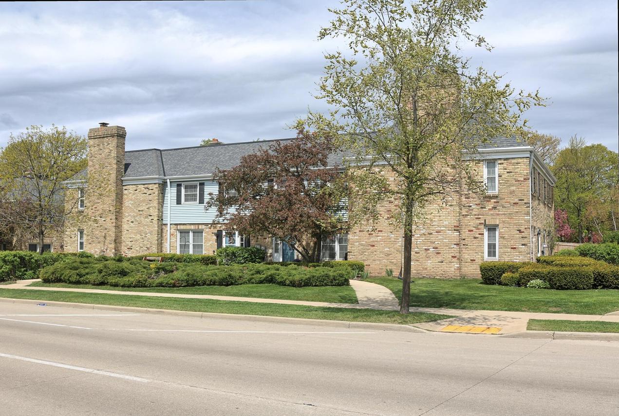 11604 W Bluemound Rd., Wauwatosa, WI 53226