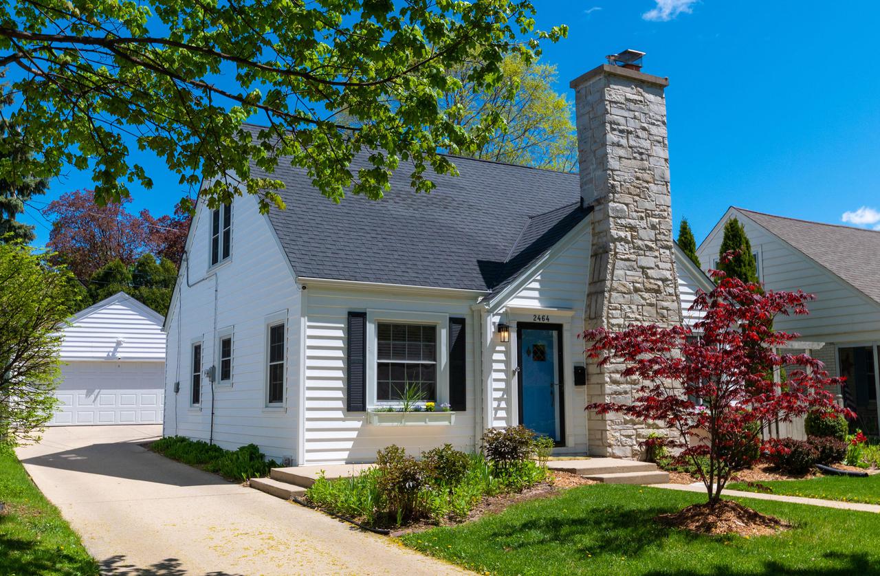 2464 N 82nd St., Wauwatosa, WI 53213