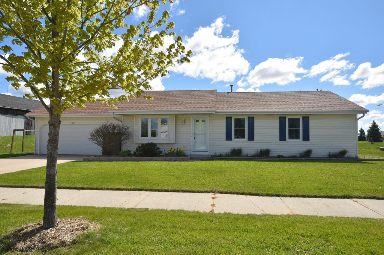 215 Sheridan Dr., West Bend, WI 53095