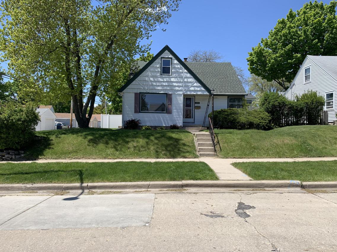 2655 S 64th St, Milwaukee, WI 53219