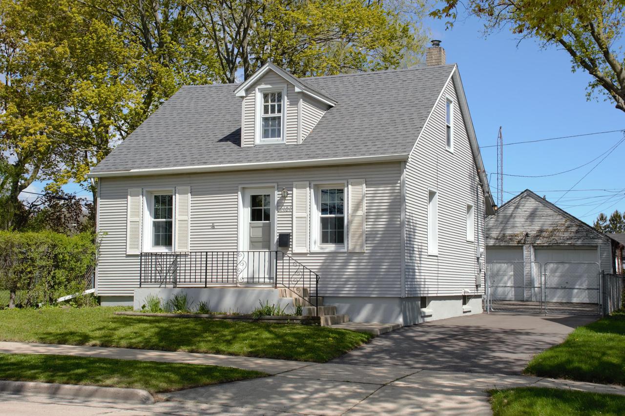 4404 Victory Ave, Racine, WI 53405