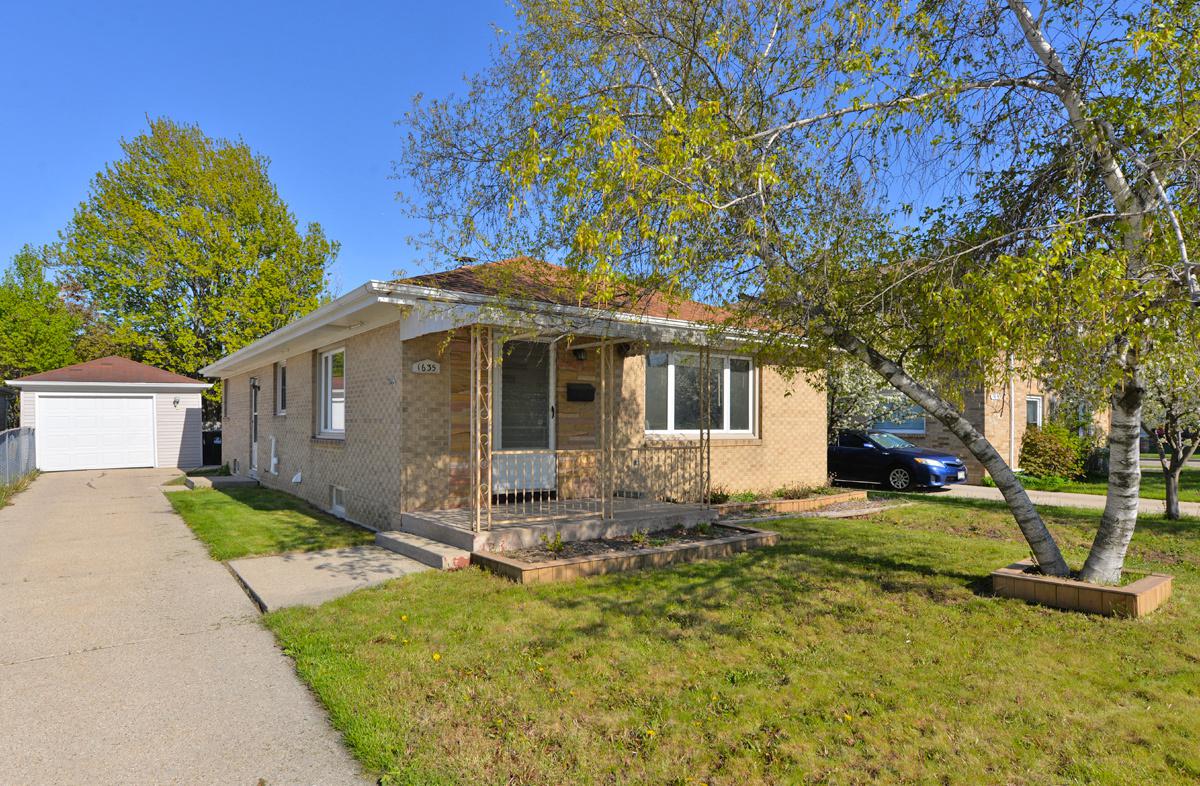 1635 Monroe Ave., Racine, WI 53405