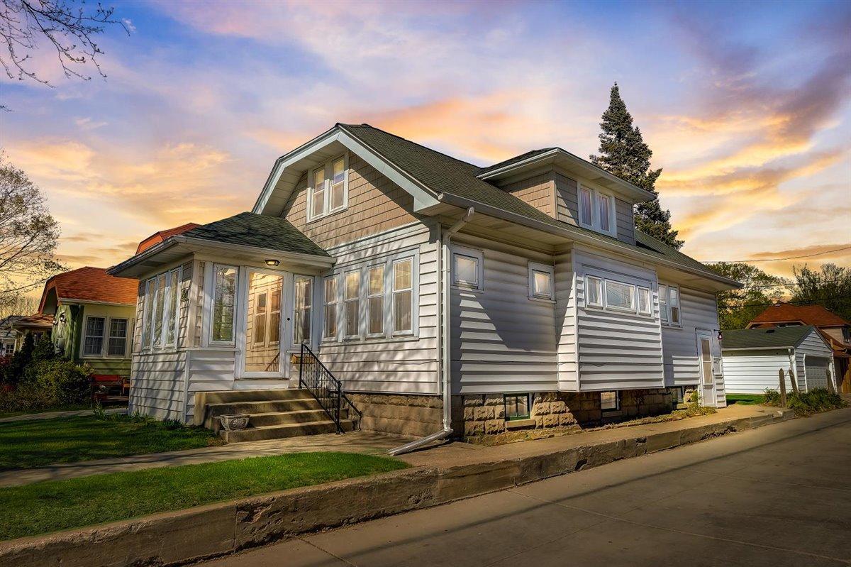 2320 N 69th St, Wauwatosa, WI 53213