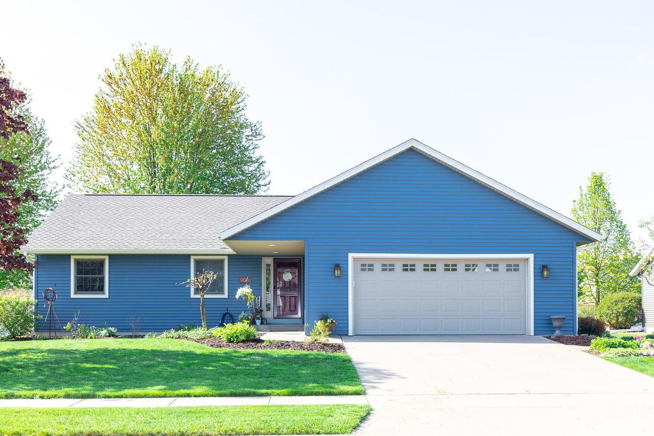 906 Eastwood, Holmen, WI 54636