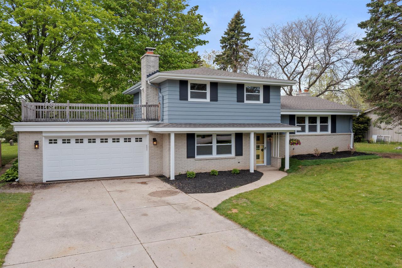 7755 N Chadwick Rd., Glendale, WI 53217