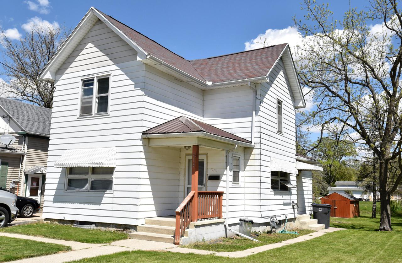316 Grove St, Mayville, WI 53050