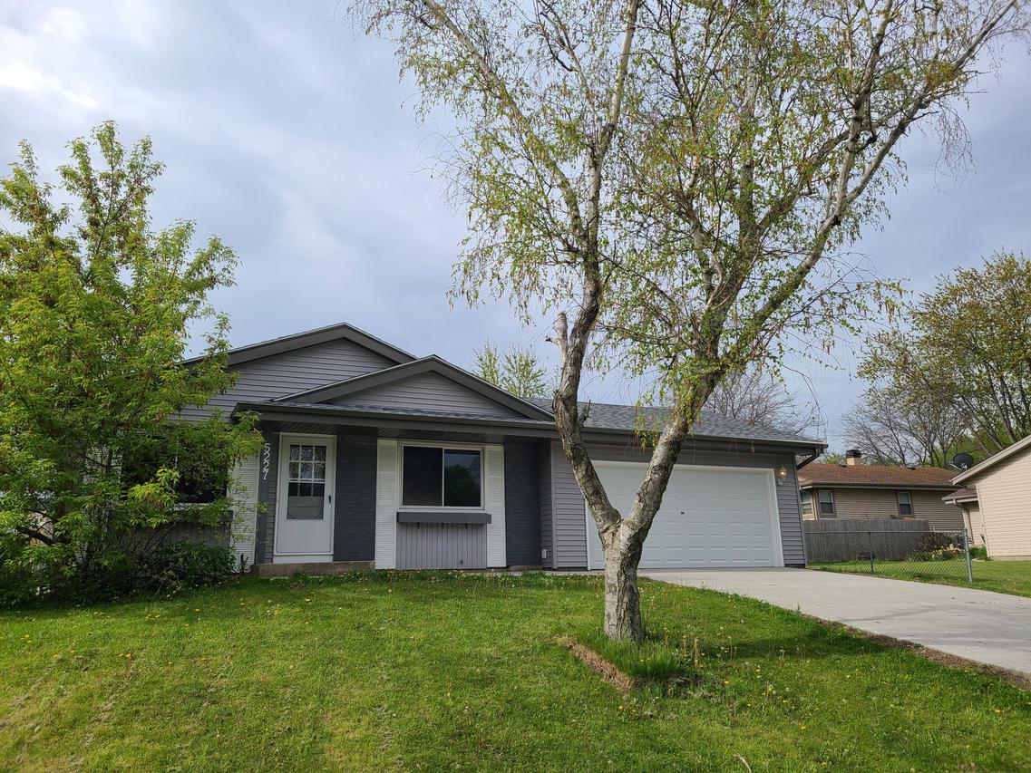 5227 Admiralty Ave, Racine, WI 53406